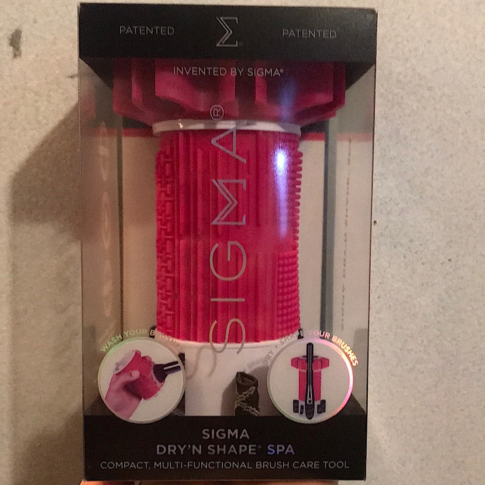 Sigma Dry n Shape Brush Care Tool